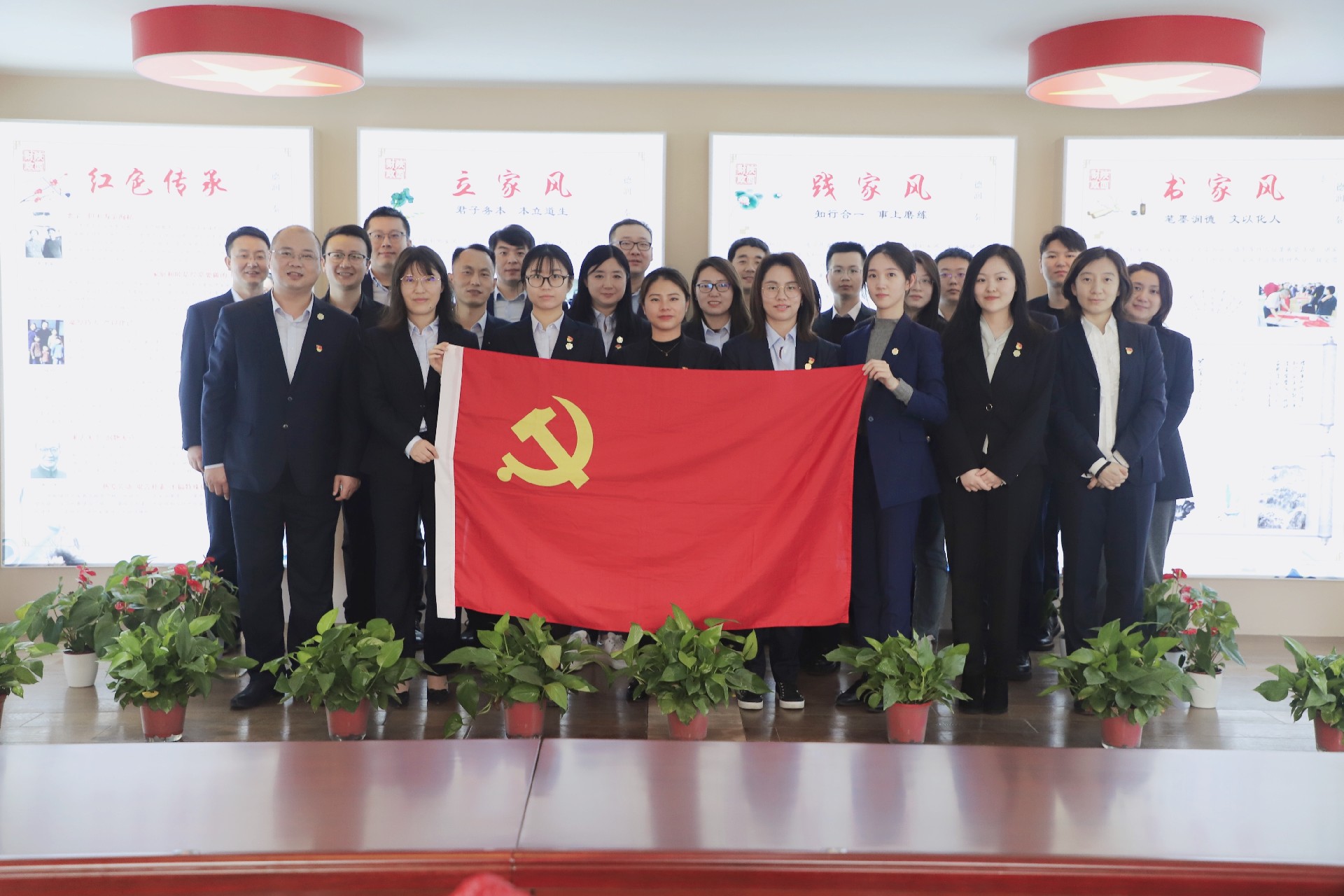 1649419622141434.jpg 40a6e06c5d1efaf7e6c9aa2bc4ec291.jpg